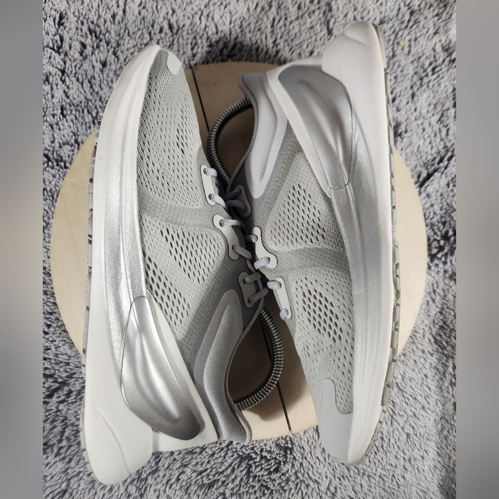Lululemon Blissfeel Running Shoe - Silver Drop/Alpine White Women's Size 8.5 - Picture 5 of 9